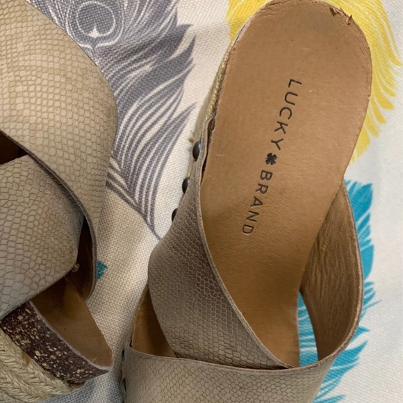 Lucky Brand Magnolia Wedge Heel Sandals Size 6.5 - Picture 2 of 6